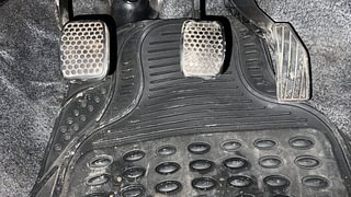 Used 2017 Maruti Suzuki Alto 800 VXi Petrol Manual interior PEDALS VIEW