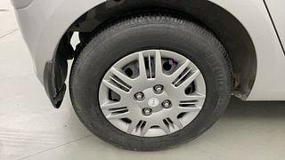 Used 2015 Hyundai i10 Sportz 1.1 iRDE2 Petrol Manual tyres RIGHT REAR TYRE RIM VIEW