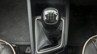 Used 2019 Hyundai Elite i20 Sportz Plus 1.2 Petrol Manual interior GEAR  KNOB VIEW