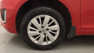 Used 2017 Maruti Suzuki Swift [2011-2017] ZXi Petrol Manual tyres LEFT FRONT TYRE RIM VIEW