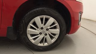 Used 2017 Maruti Suzuki Swift [2011-2017] ZXi Petrol Manual tyres RIGHT FRONT TYRE RIM VIEW