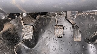 Used 2015 Maruti Suzuki Ritz Lxi BS-IV Petrol Manual interior PEDALS VIEW