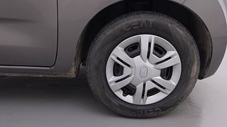 Used 2018 Datsun Redi-GO [2015-2019] T(O) 1.0 Petrol Manual tyres RIGHT FRONT TYRE RIM VIEW