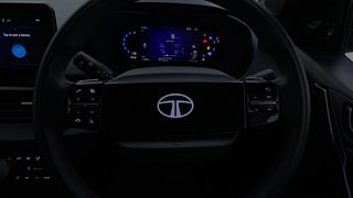 Used 2025 Tata Nexon 1.2L CREATIVE Plus 6AMT Dark Edition BS6 PH2 Petrol Automatic top_features Airbags