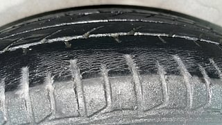 Used 2015 Hyundai i10 Sportz 1.1 iRDE2 Petrol Manual tyres RIGHT REAR TYRE TREAD VIEW