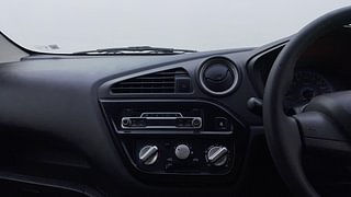 Used 2018 Datsun Redi-GO [2015-2019] T(O) 1.0 Petrol Manual top_features Integrated (in-dash) music system