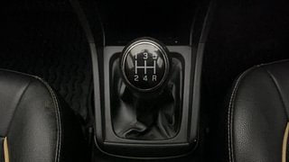 Used 2020 Maruti Suzuki Vitara Brezza [2016-2020] ZDi Plus Diesel Manual interior GEAR  KNOB VIEW