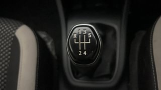 Used 2022 Renault Triber RXZ Petrol Manual interior GEAR  KNOB VIEW