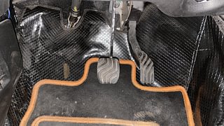Used 2019 Renault Kwid [2015-2019] 1.0 RXT AMT Opt Petrol Automatic interior PEDALS VIEW