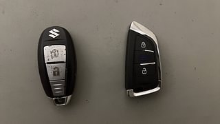 Used 2017 Maruti Suzuki Swift [2011-2017] ZXi Petrol Manual extra CAR KEY VIEW