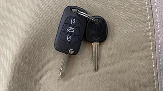 Used 2015 Hyundai i10 Sportz 1.1 iRDE2 Petrol Manual extra CAR KEY VIEW
