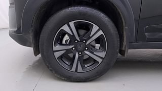 Used 2025 Tata Nexon 1.2L CREATIVE Plus 6AMT Dark Edition BS6 PH2 Petrol Automatic tyres LEFT FRONT TYRE RIM VIEW