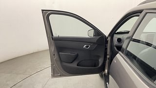 Used 2019 Renault Kwid [2015-2019] 1.0 RXT AMT Opt Petrol Automatic interior LEFT FRONT DOOR OPEN VIEW
