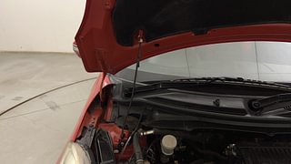 Used 2017 Maruti Suzuki Swift [2011-2017] ZXi Petrol Manual engine ENGINE RIGHT SIDE HINGE & APRON VIEW
