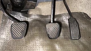 Used 2014 Honda Brio V MT Petrol Manual interior PEDALS VIEW