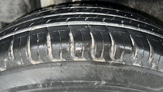 Used 2018 Maruti Suzuki Swift [2017-2021] VXI AMT Petrol Automatic tyres RIGHT REAR TYRE TREAD VIEW