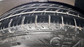 Used 2018 Hyundai Grand i10 Magna 1.2 Kappa VTVT Petrol Manual tyres RIGHT FRONT TYRE TREAD VIEW