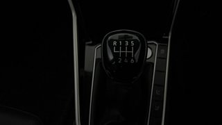 Used 2022 Volkswagen Virtus Topline 1.0 TSI MT Petrol Manual interior GEAR  KNOB VIEW