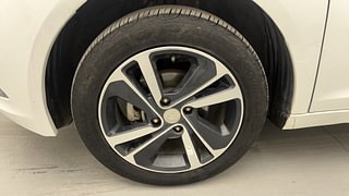 Used 2023 Tata Altroz XZA+ DT Petrol Automatic tyres LEFT FRONT TYRE RIM VIEW