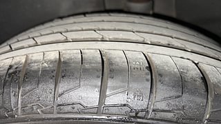Used 2016 Hyundai Creta [2015-2018] 1.6 SX Plus Auto Petrol Petrol Automatic tyres LEFT REAR TYRE TREAD VIEW