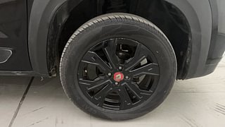 Used 2023 Renault Kiger RXZ MT Petrol Manual tyres RIGHT FRONT TYRE RIM VIEW