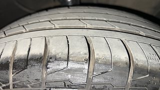 Used 2016 Hyundai Creta [2015-2018] 1.6 SX Plus Auto Petrol Petrol Automatic tyres RIGHT FRONT TYRE TREAD VIEW
