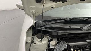 Used 2018 Maruti Suzuki Swift [2017-2021] VXI AMT Petrol Automatic engine ENGINE RIGHT SIDE HINGE & APRON VIEW