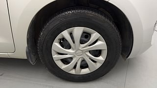 Used 2018 Maruti Suzuki Swift [2017-2021] VXI AMT Petrol Automatic tyres RIGHT FRONT TYRE RIM VIEW