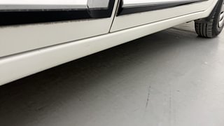 Used 2021 Maruti Suzuki Swift VXI Petrol Manual dents MINOR SCRATCH