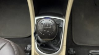 Used 2013 Hyundai Verna Fluidic 1.6 VTVT EX Petrol Manual interior GEAR  KNOB VIEW