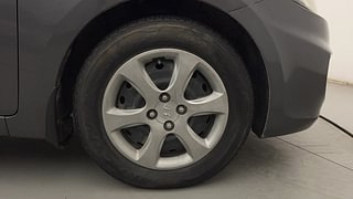 Used 2013 Hyundai Verna Fluidic 1.6 VTVT EX Petrol Manual tyres RIGHT FRONT TYRE RIM VIEW