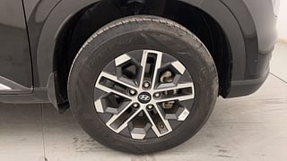 Used 2023 Hyundai Venue SX 1.2 Petrol Petrol Manual tyres RIGHT FRONT TYRE RIM VIEW