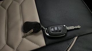 Used 2017 Hyundai Elite i20 Sportz 1.2 Petrol Manual extra CAR KEY VIEW