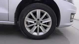 Used 2016 volkswagen Vento 1.2L Highline Petrol AT Petrol Automatic tyres RIGHT FRONT TYRE RIM VIEW