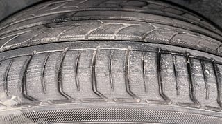 Used 2016 volkswagen Vento 1.2L Highline Petrol AT Petrol Automatic tyres RIGHT REAR TYRE TREAD VIEW