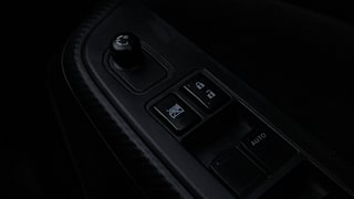 Used 2022 Maruti Suzuki Swift VXI Petrol Manual top_features Adjustable ORVM