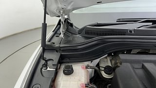 Used 2022 Mahindra XUV700 AX 5 Petrol MT 5 STR Petrol Manual engine ENGINE RIGHT SIDE HINGE & APRON VIEW