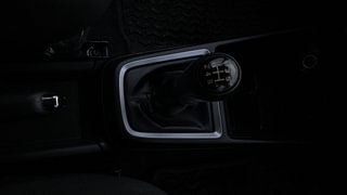 Used 2022 Maruti Suzuki Swift VXI Petrol Manual interior GEAR  KNOB VIEW