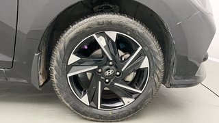 Used 2022 Hyundai Verna SX Opt IVT Petrol Petrol Automatic tyres RIGHT FRONT TYRE RIM VIEW