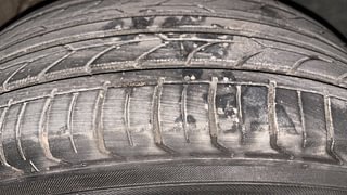 Used 2016 volkswagen Vento 1.2L Highline Petrol AT Petrol Automatic tyres RIGHT FRONT TYRE TREAD VIEW