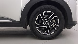 Used 2023 Kia Carens Luxury 1.5 Diesel iMT 7 STR Diesel Manual tyres RIGHT FRONT TYRE RIM VIEW