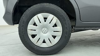 Used 2018 Maruti Suzuki Alto 800 LXi Petrol Manual tyres RIGHT REAR TYRE RIM VIEW