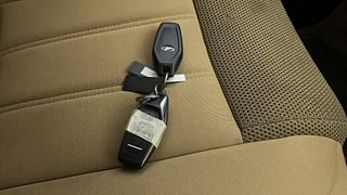 Used 2021 Mahindra XUV500 W9 Diesel Manual extra CAR KEY VIEW