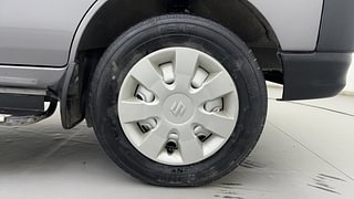 Used 2022 Maruti Suzuki Eeco 5 STR AC (O) Petrol Manual tyres RIGHT FRONT TYRE RIM VIEW
