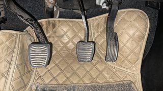Used 2021 Mahindra XUV500 W9 Diesel Manual interior PEDALS VIEW