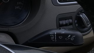 Used 2016 volkswagen Vento 1.2L Highline Petrol AT Petrol Automatic top_features Rain sensing wipers