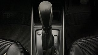 Used 2018 Maruti Suzuki Baleno Zeta 1.2 AT Petrol Automatic interior GEAR  KNOB VIEW