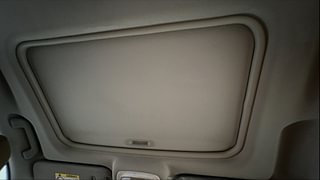 Used 2021 Mahindra XUV500 W9 Diesel Manual top_features Sunroof
