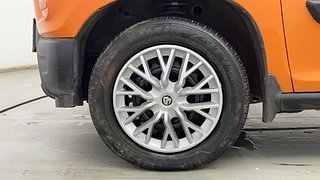 Used 2021 Maruti Suzuki S-Presso VXi Petrol Manual tyres LEFT FRONT TYRE RIM VIEW