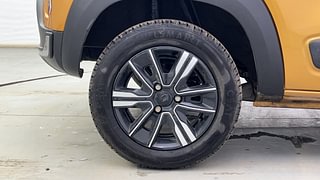 Used 2023 Renault Kwid Climber 1.0l SCE Petrol MT Petrol Manual tyres RIGHT REAR TYRE RIM VIEW